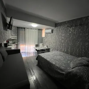 estudio-bonito-con-piscina.top-hotels-tarragona.com/